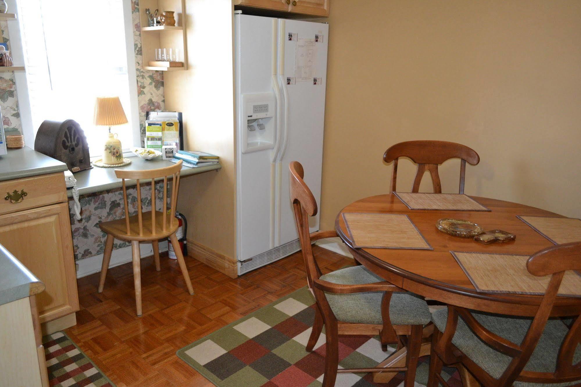 Williams Gate Bed & Breakfast Private Suites Niagara-on-the-Lake Buitenkant foto